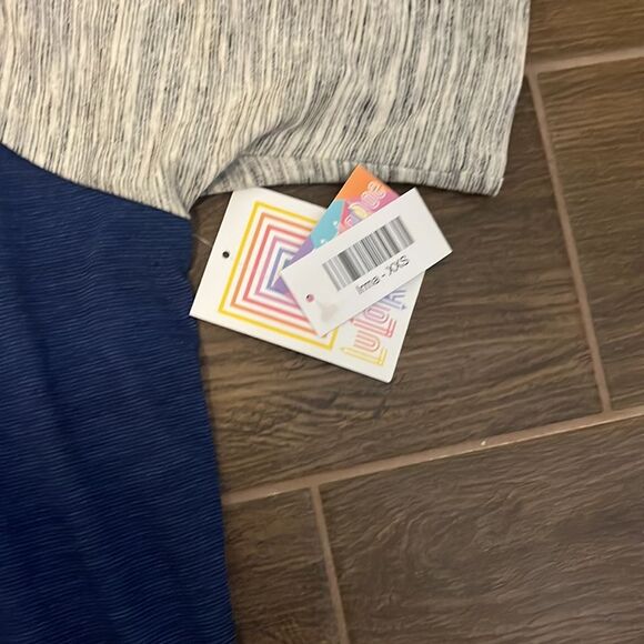 LulaRoe - Women’s Blouse - Picture 4 of 5